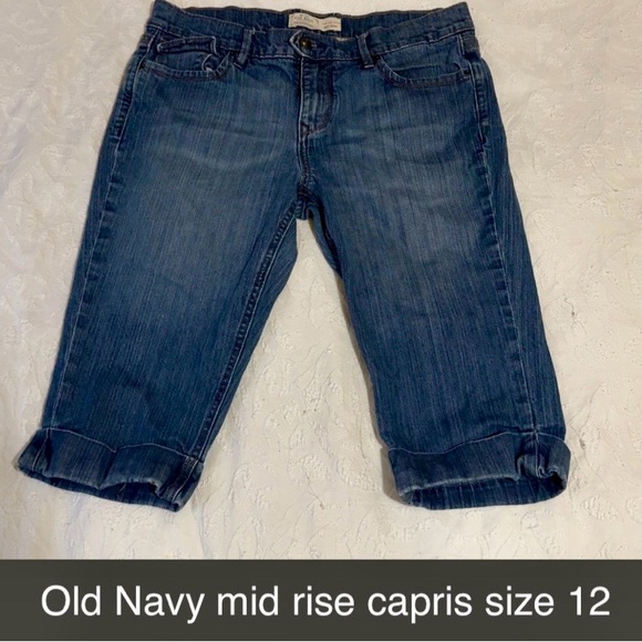 Old Navy Denim Mid Rise Capris - Picture 1 of 3